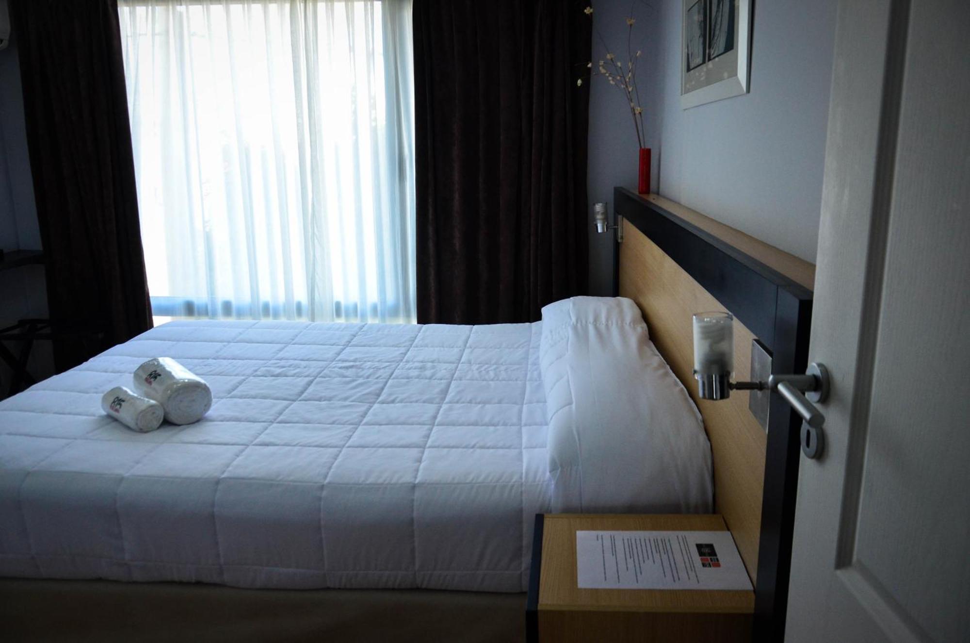 Apart Hotel Rivadavia 815 Neuquén Eksteriør bilde